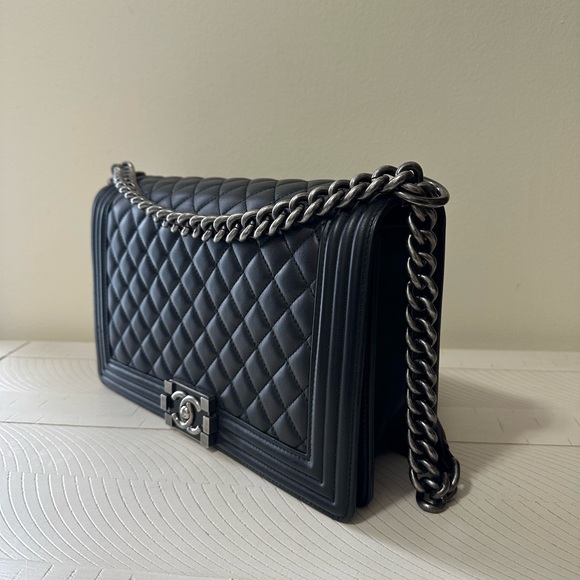 Chanel Medium Quilted Lambskin Black Boy Bag with Ruthenium Hardware - Picture 3 of 10